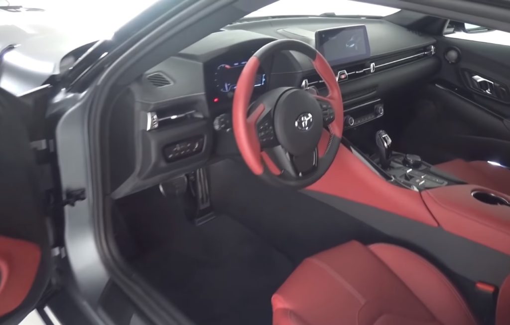 Dvojfarebný kožený interiér novej Toyoty GR Supra 2019