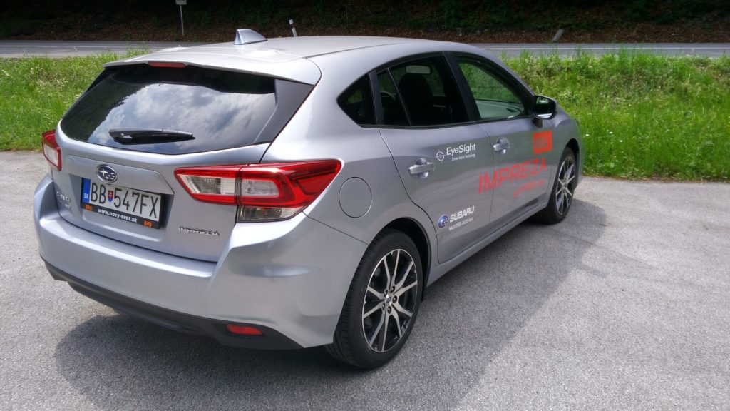 Test Subaru Impreza 2018 - pohľad na zadnú časť auta