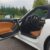 Test Fiat 124 Spider pohľad zvonka do interiéru auta so zatiahnutou strechou